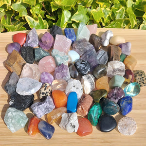 Natural crystal power stress relief crystal raw stone Rolling set stone