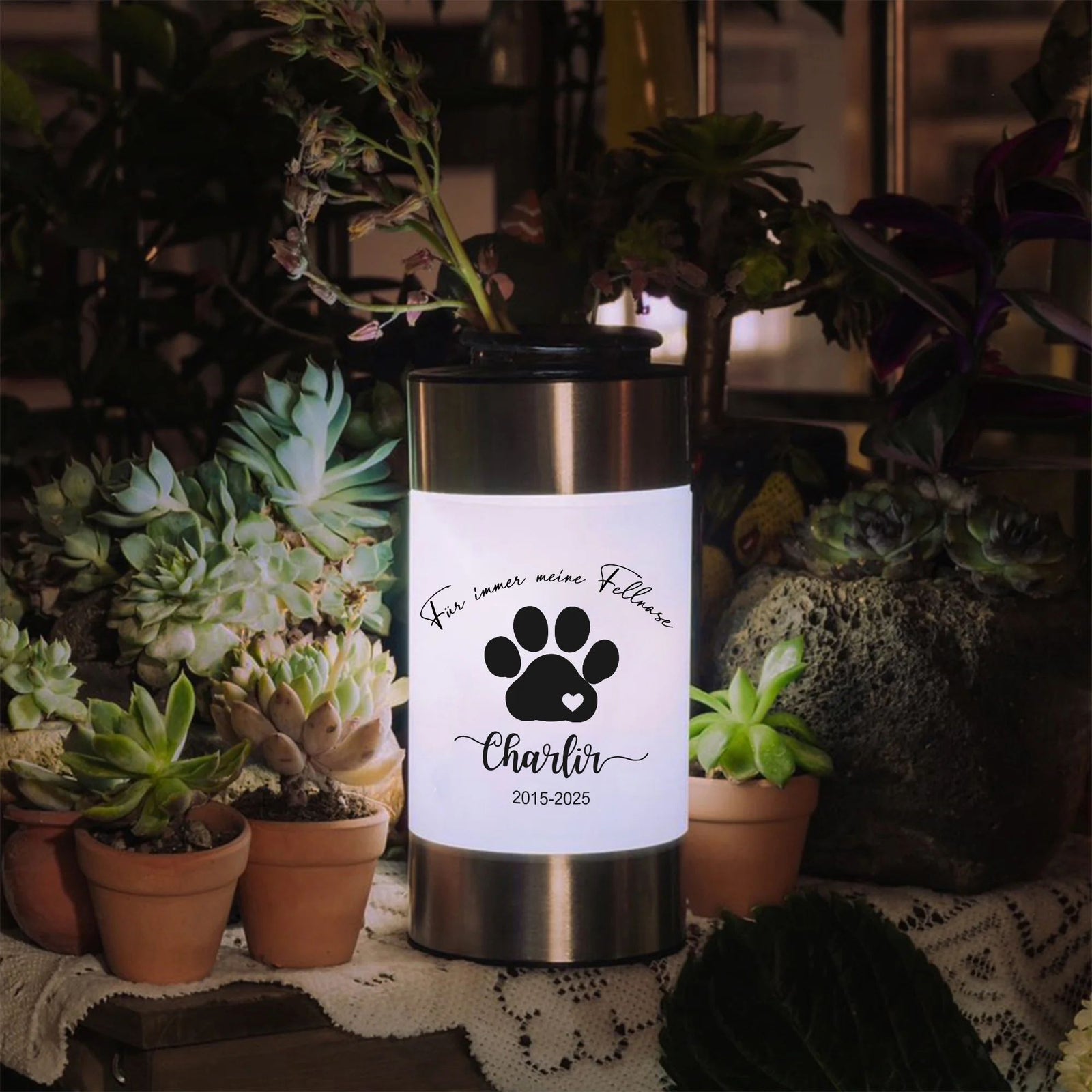 Personalized dog and cat paw prints waterproof solar garden lamp