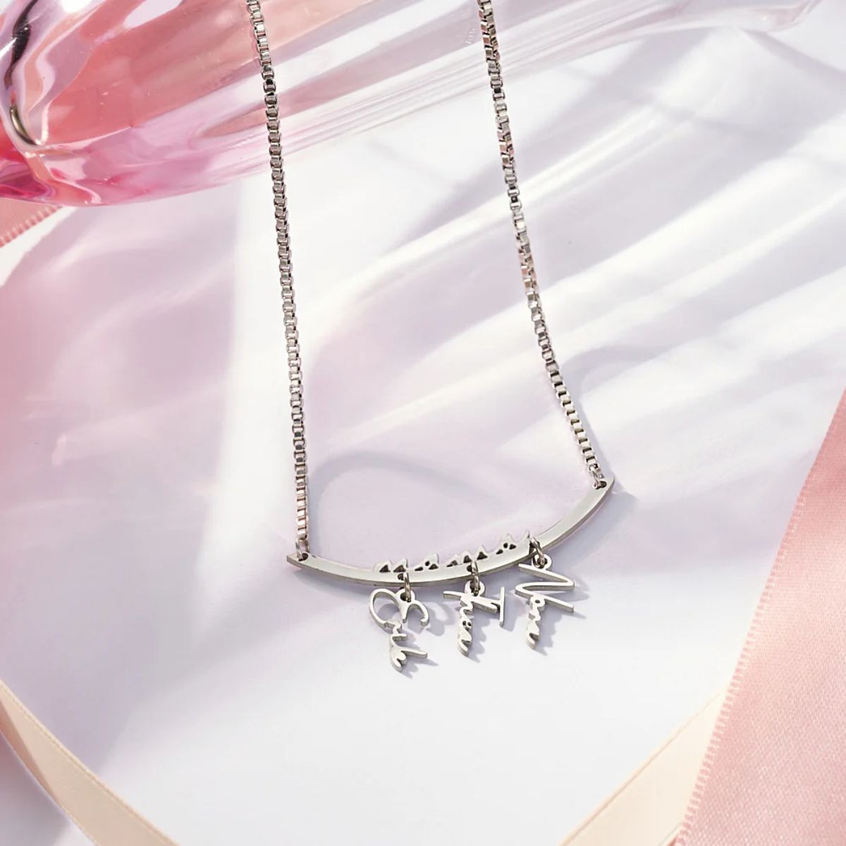 Personalized Names Hanging Grandma Mom Family Necklace with 1-7 Names